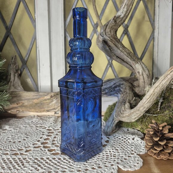 Vintage cobalt blue glass bottle - Picture 4 of 10